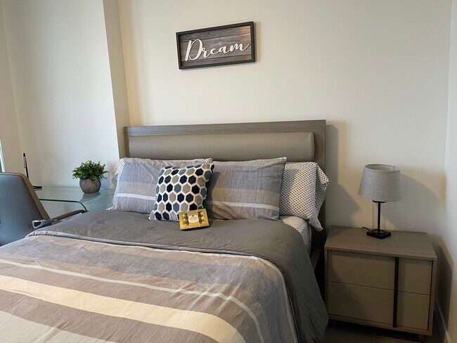 Building Photo - 1600 NE 1st Ave