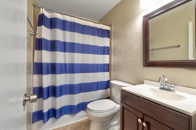 Building Photo - 1411 Gracy Farms Ln