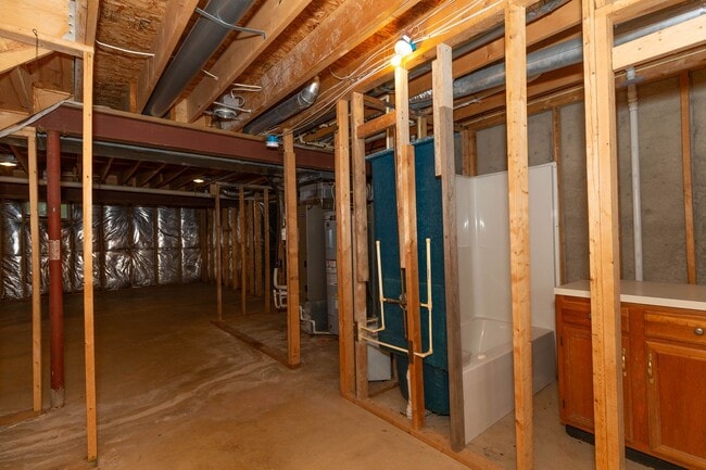 Building Photo - 4 bed, 2.5 bath Single Family Home in Char...