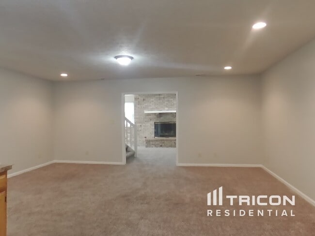 Building Photo - 5220 Tamarisk Ct
