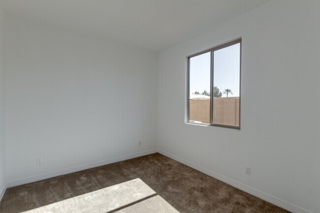 Building Photo - Seasons at Villago, Casa Grande, AZ, Beaut...