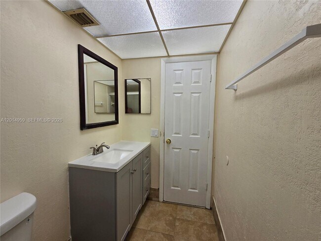 Building Photo - 11477 NW 39th Ct