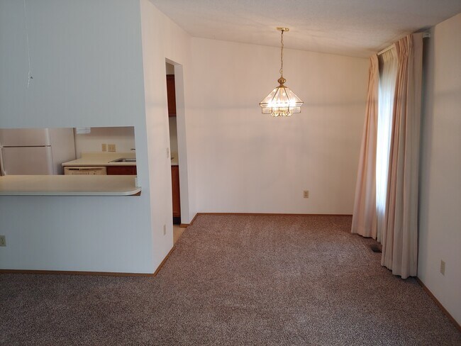 Building Photo - 8418 Everett Way