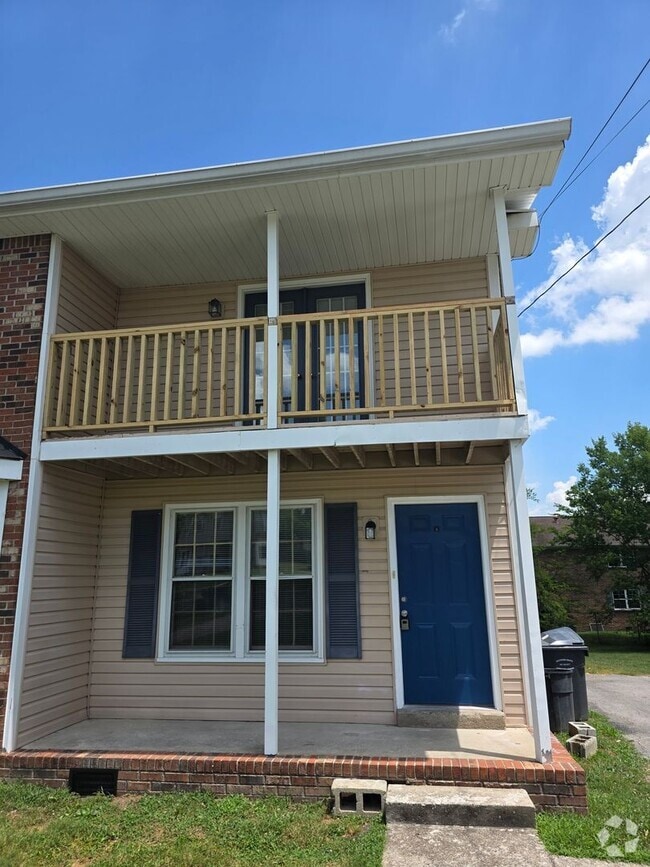 Building Photo - 308 Crestmont Dr