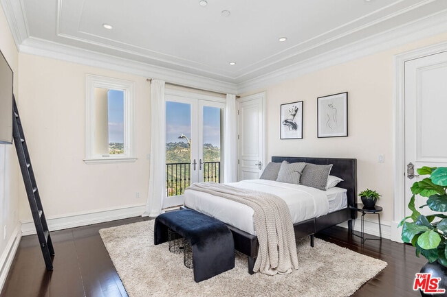 Building Photo - 2229 Summitridge Dr