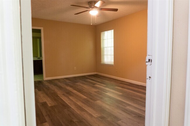 Building Photo - 8643 Causeway Dr