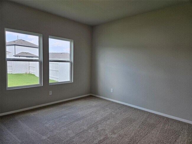 Building Photo - 118 Bluestem Dr