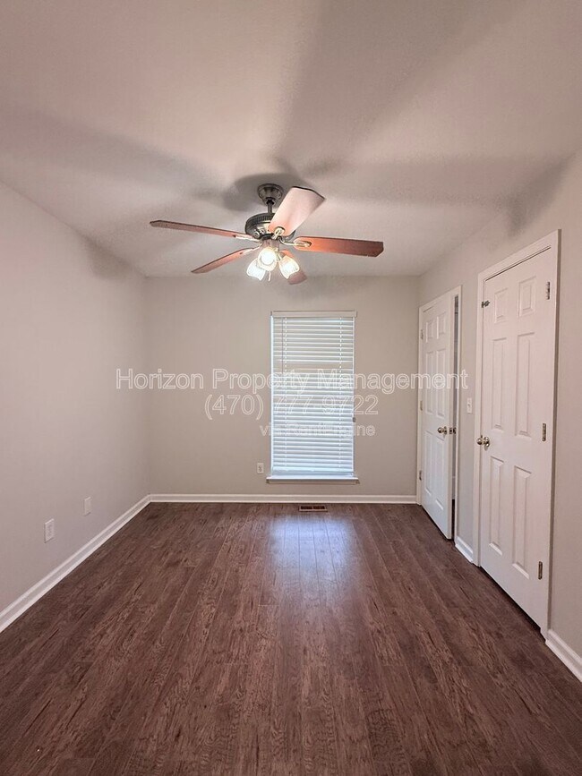 Building Photo - 9295 Horseshoe Bend