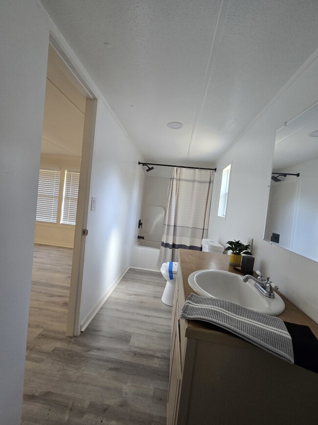 Building Photo - 960 N Rock Crusher Rd