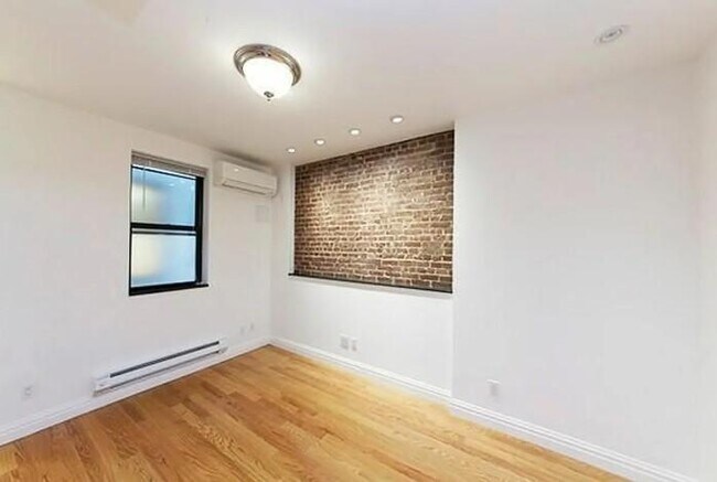 Building Photo - 2 bedroom in New York NY 10019