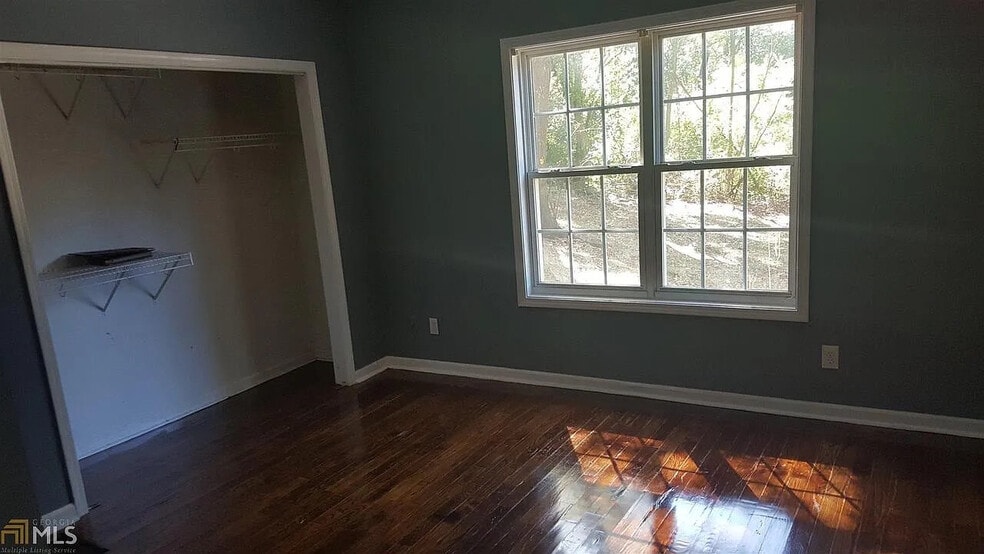 Building Photo - Room in Duplex on Ridge Ave NW