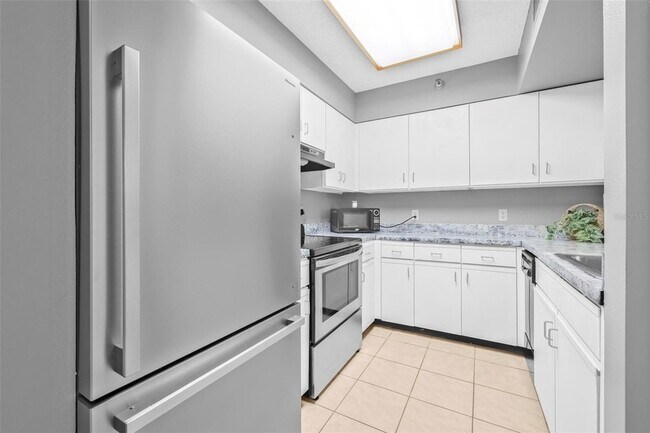 Building Photo - 2333 Feather Sound Dr