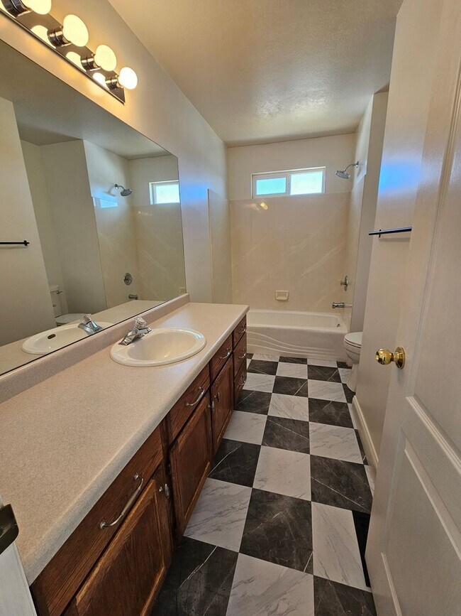 Building Photo - 4698 Colander Dr