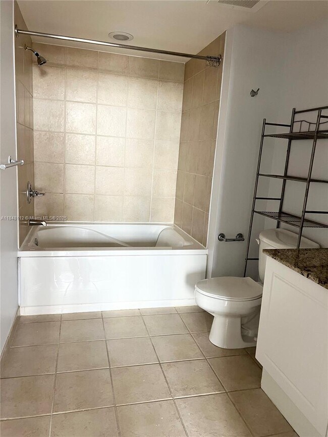 Building Photo - 19501 W Country Club Dr