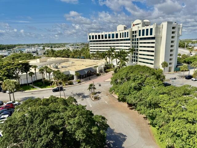 Building Photo - 616 Clearwater Park Rd