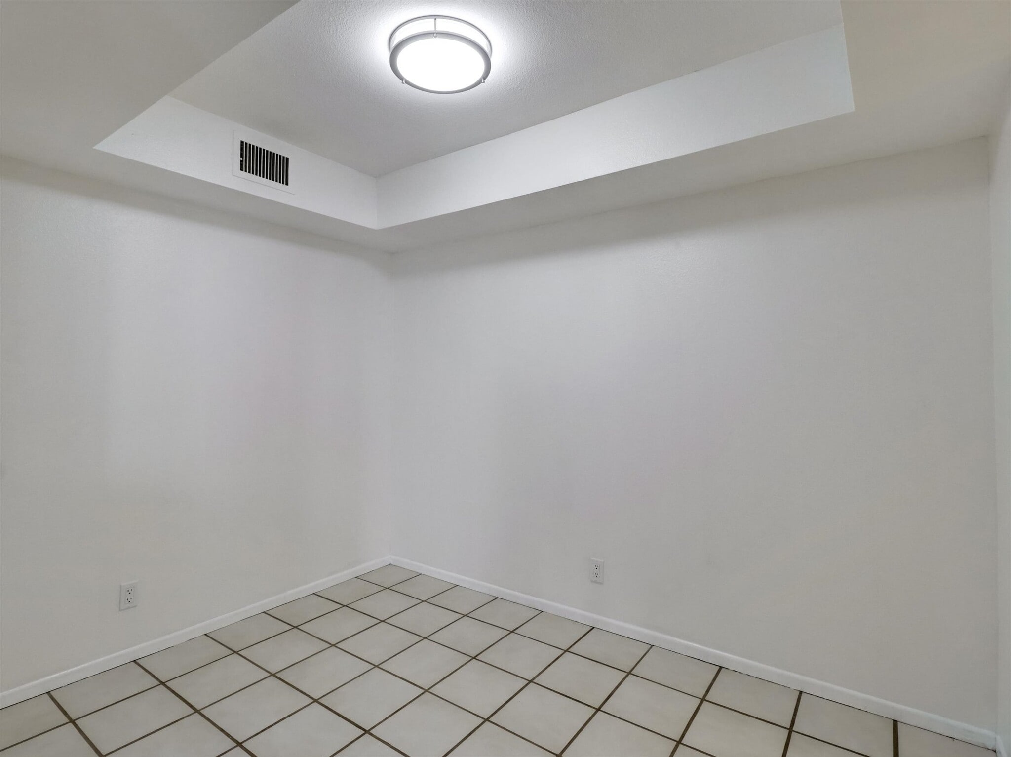 Building Photo - 1490 S Camino Real