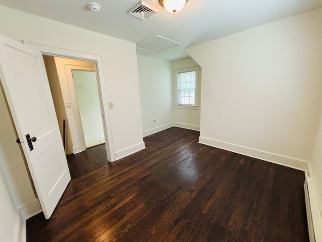 Building Photo - 514 Sunrise Dr