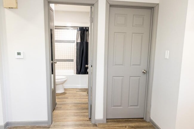 Building Photo - 1420 Villa Ct