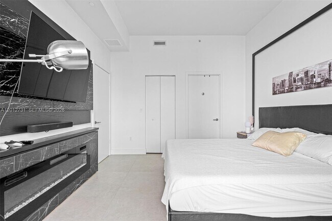 Building Photo - 1300 S Miami Ave