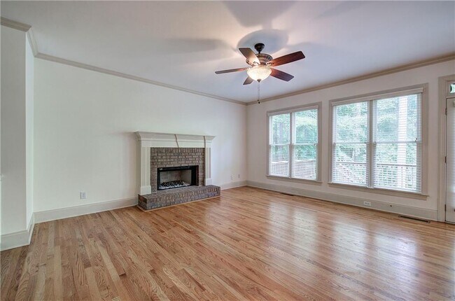 Building Photo - 2320 Starr Lake Dr NW