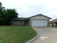 Building Photo - Now Available for Rent – Beautifully Updated Home In Lee West Estates!