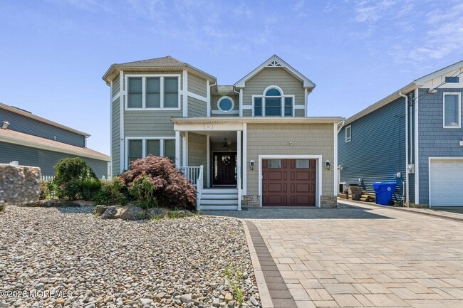 Building Photo - 45 E Pampano Dr