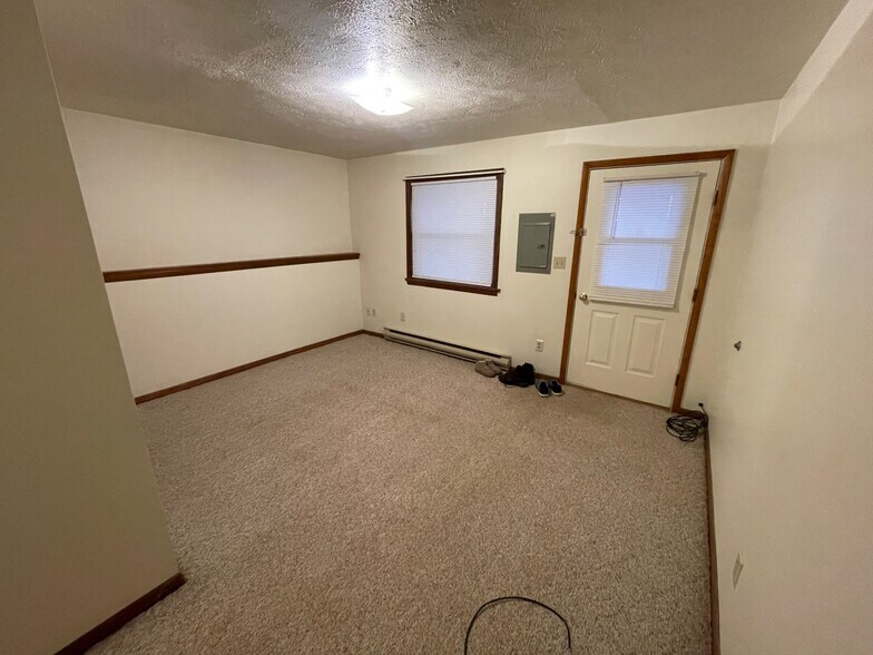 Building Photo - 333 Centreville Pike