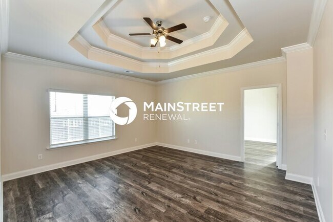 Building Photo - 4 Bedroom Pet-Friendly Home in Huntsville, AL with Main Street Renewal