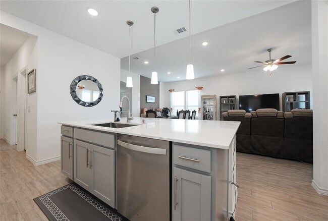 Building Photo - 1225 Woodflower Dr