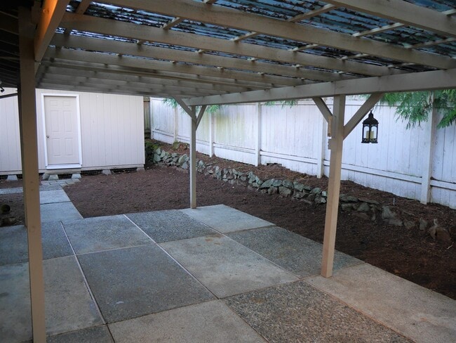 Building Photo - 3-Bed Charmer in Education Hill!