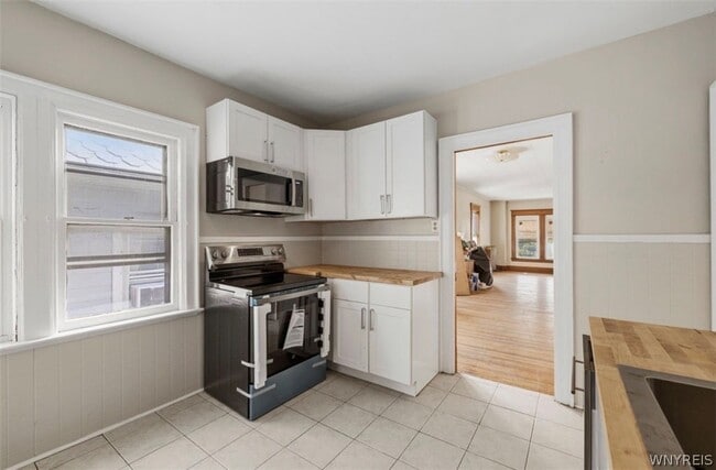 Building Photo - 1067 Tonawanda St