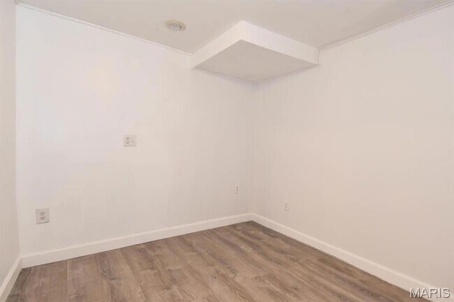 Building Photo - 2350 S 10th St