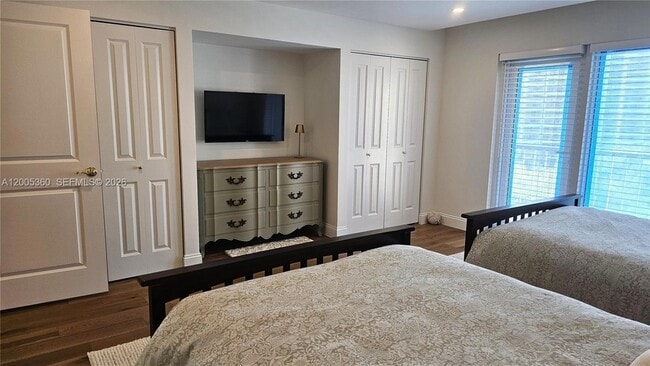 Building Photo - 4001 N Ocean Blvd