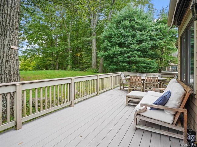 Building Photo - 912 Heritage Hills