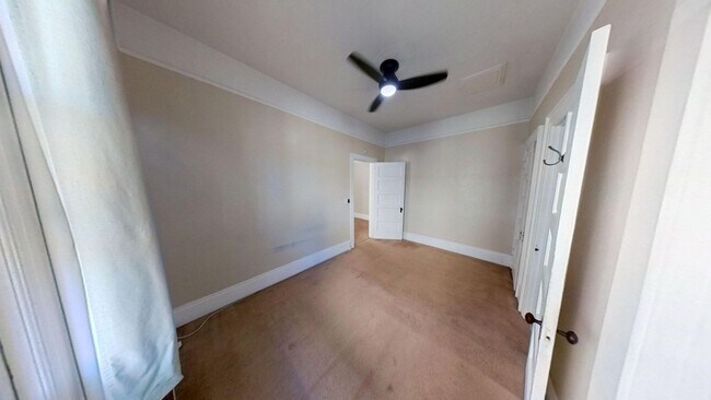 Building Photo - PRICE REDUCTION!! Spacious 2 bedroom 2 Bat...
