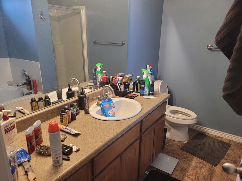 Building Photo - 361 E 1520 N