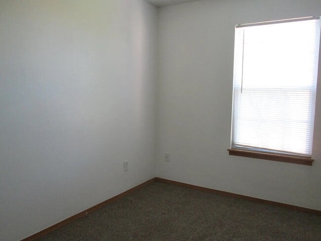 Building Photo - 2744 E Nichols Cir
