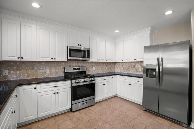 Building Photo - 29515 Legends Line Dr