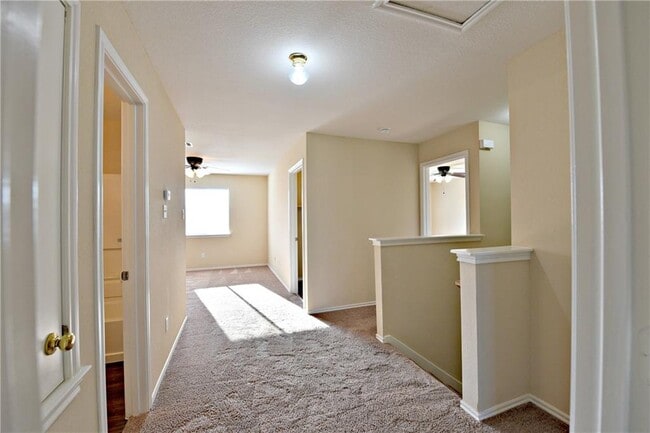 Building Photo - 105 Mesa Dr