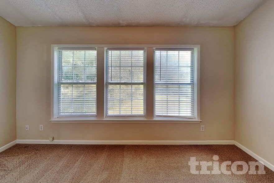 Building Photo - 3702 Heyford Ct
