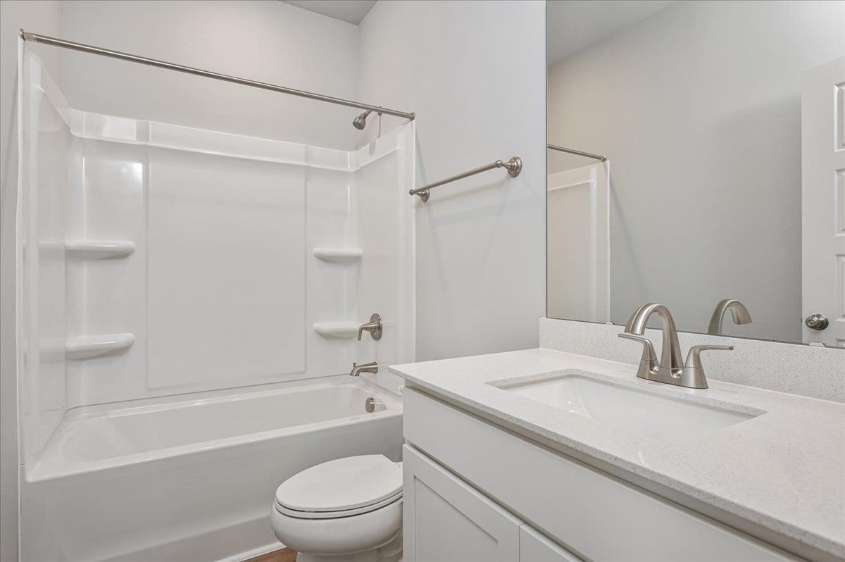 Hall Bath - 10536 Pleasant Br Dr