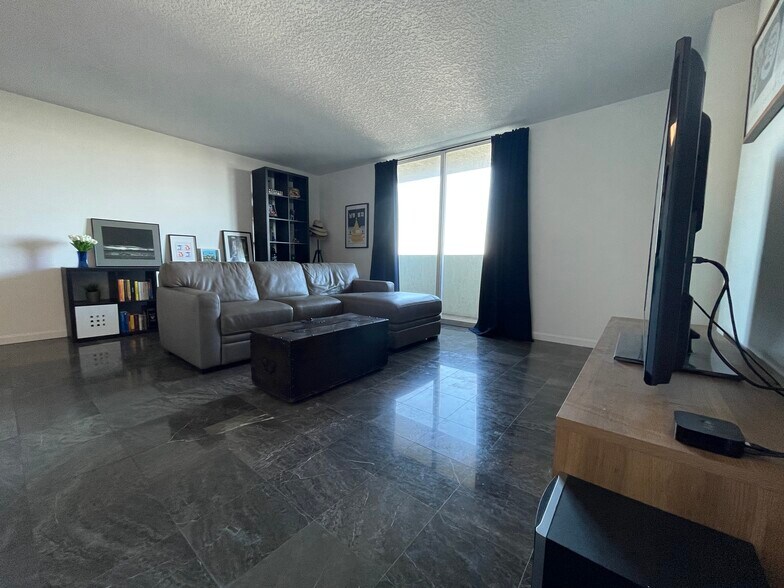 Building Photo - 3000 Coral Way