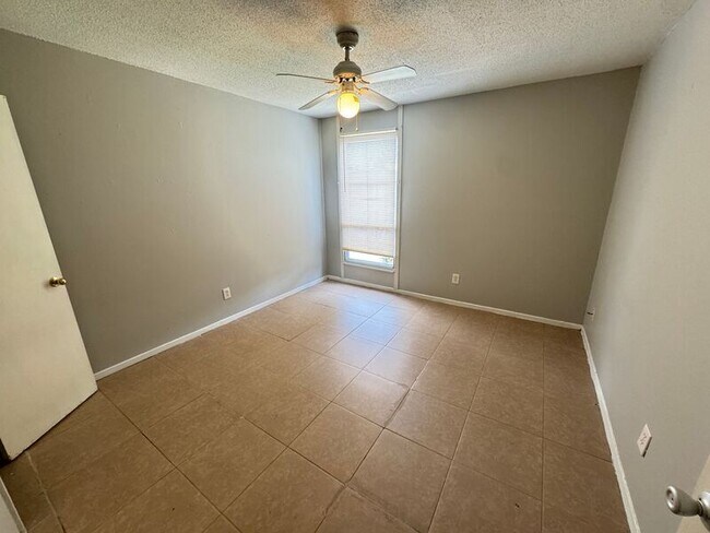 Building Photo - 151 N Belvedere Blvd