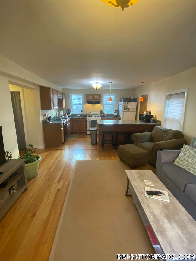 Building Photo - 345 Market St