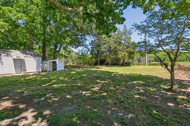 Building Photo - 314 Martha Lee Dr