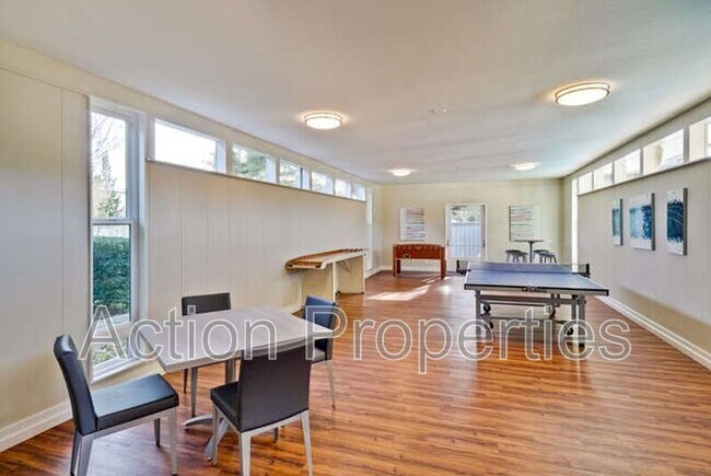Building Photo - 71 Los Altos Square