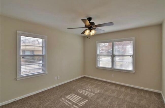 Building Photo - 3880 N 9th St