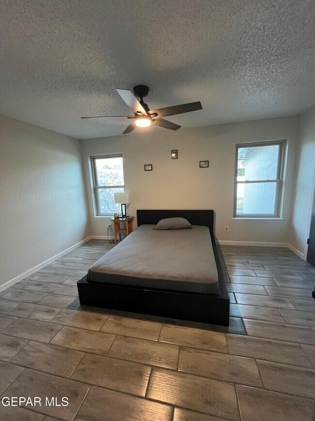 Building Photo - 932 Oneida Dr