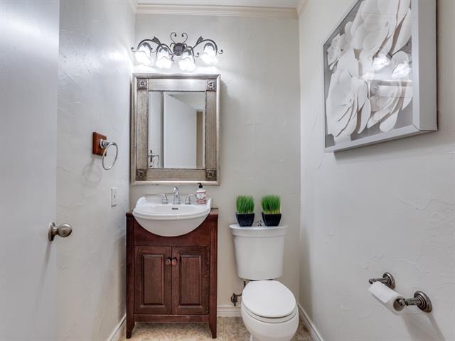 Building Photo - 6106 Meadow Crest Dr