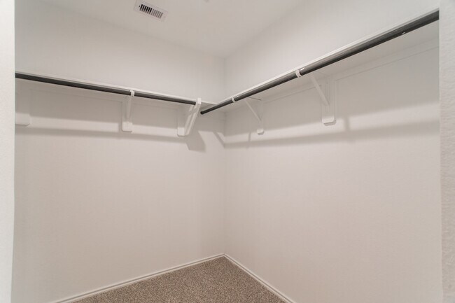 Building Photo - 24314 Pebble Cres Ln